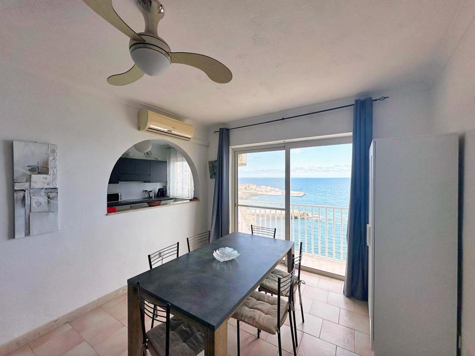 6Th Floor Seafront Apartment With Open Sea Views Sliema Exterior photo